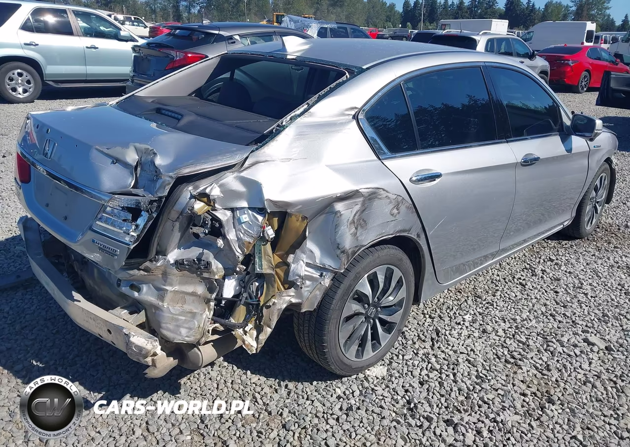 2015 Honda Accord Hybrid Touring VIN:1HGCR6F79FA012937 - 4