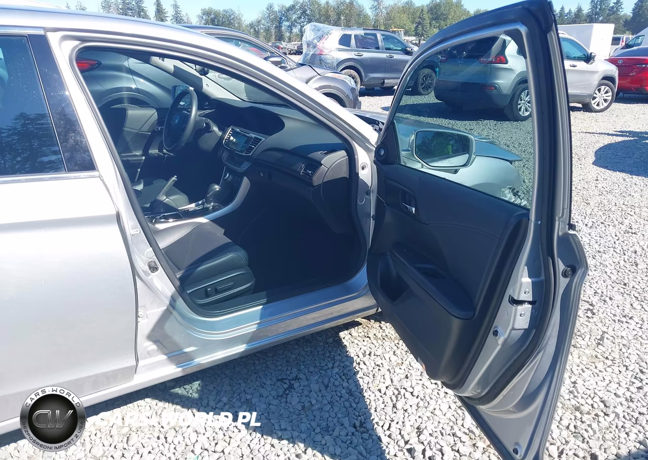 2015 Honda Accord Hybrid Touring VIN:1HGCR6F79FA012937 - 5