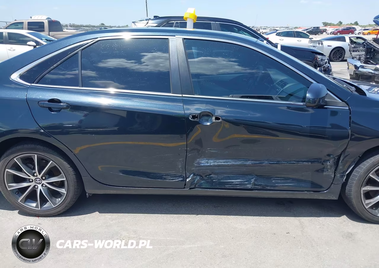 2017 Toyota Camry Xse VIN:4T1BF1FK0HU411968 - 13