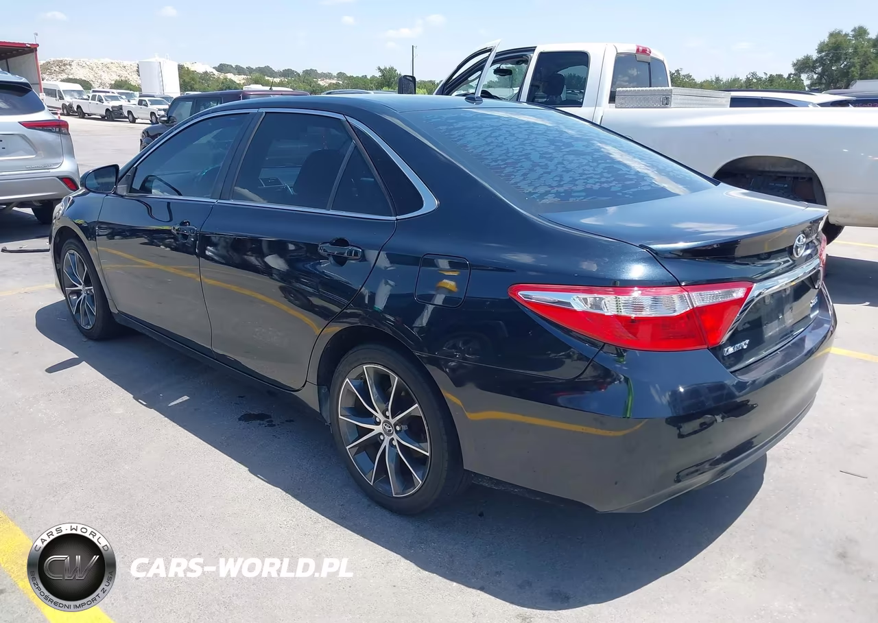 2017 Toyota Camry Xse VIN:4T1BF1FK0HU411968 - 3