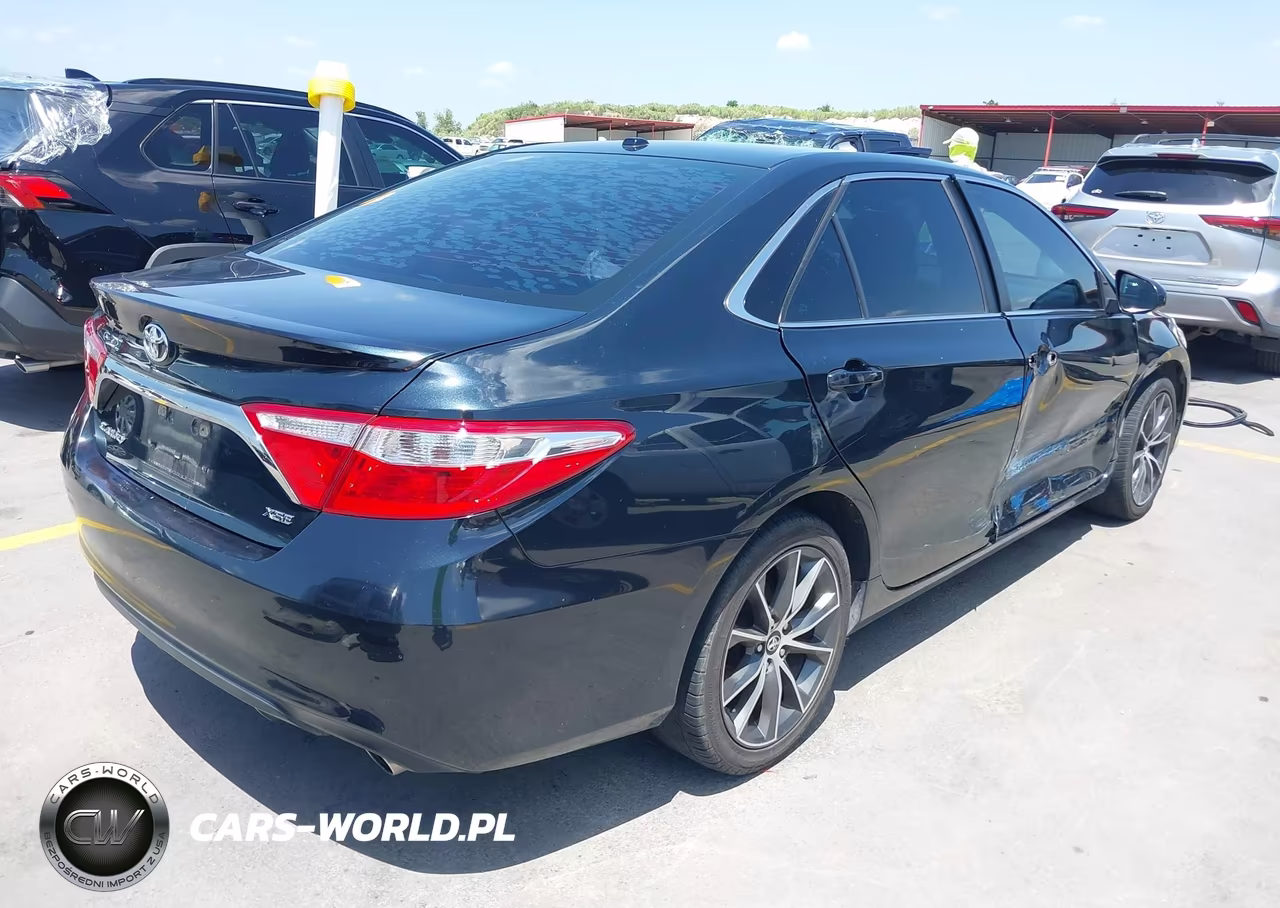 2017 Toyota Camry Xse VIN:4T1BF1FK0HU411968 - 4