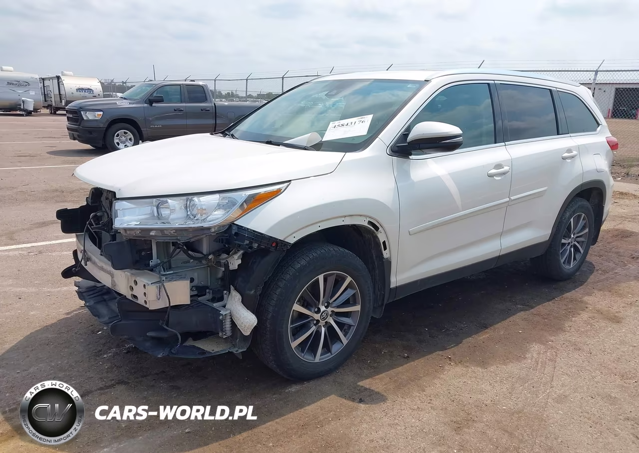 2019 Toyota Highlander Xle VIN:5TDJZRFH6KS572430 - 2