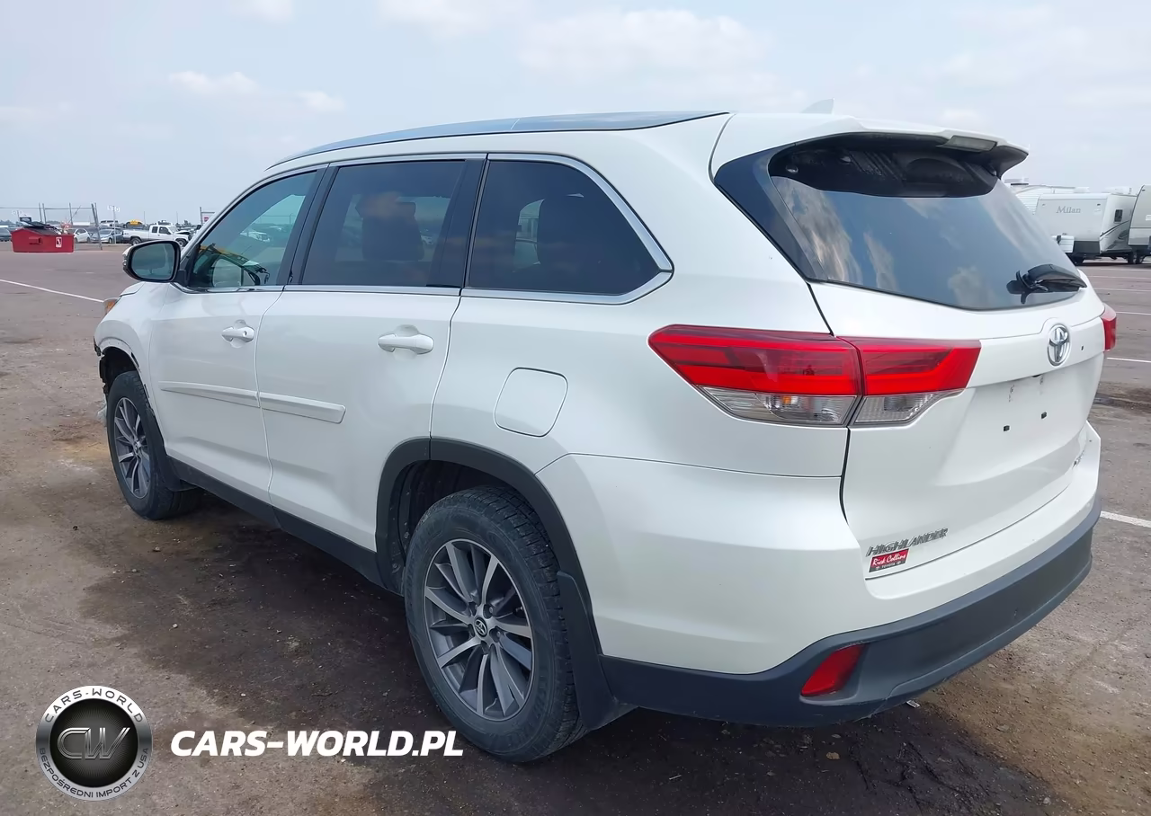 2019 Toyota Highlander Xle VIN:5TDJZRFH6KS572430 - 3