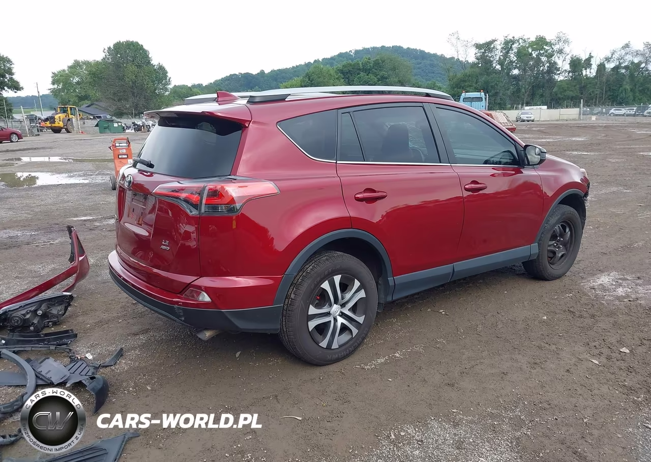 2018 Toyota Rav4 Le VIN:2T3BFREV9JW790671 - 4