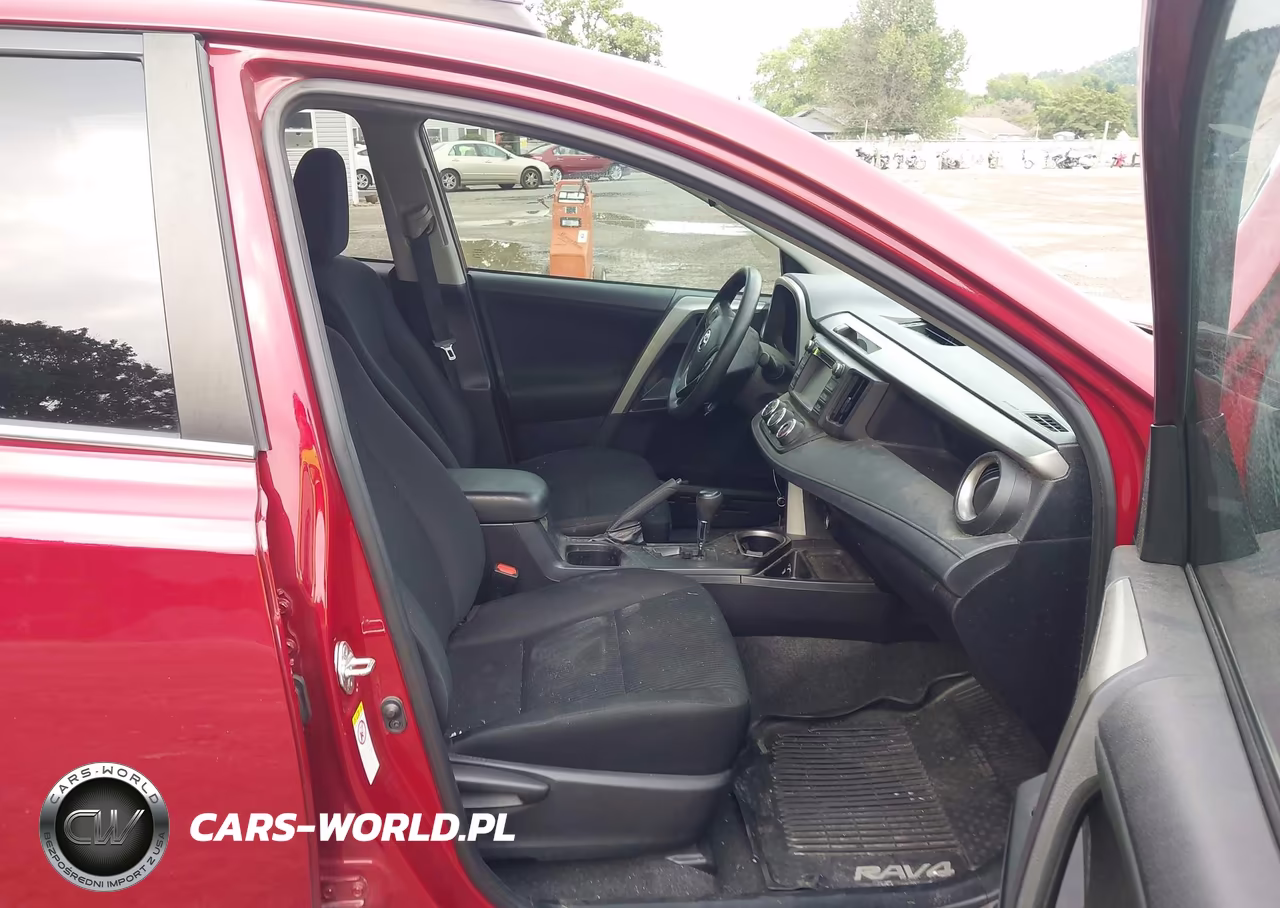 2018 Toyota Rav4 Le VIN:2T3BFREV9JW790671 - 5