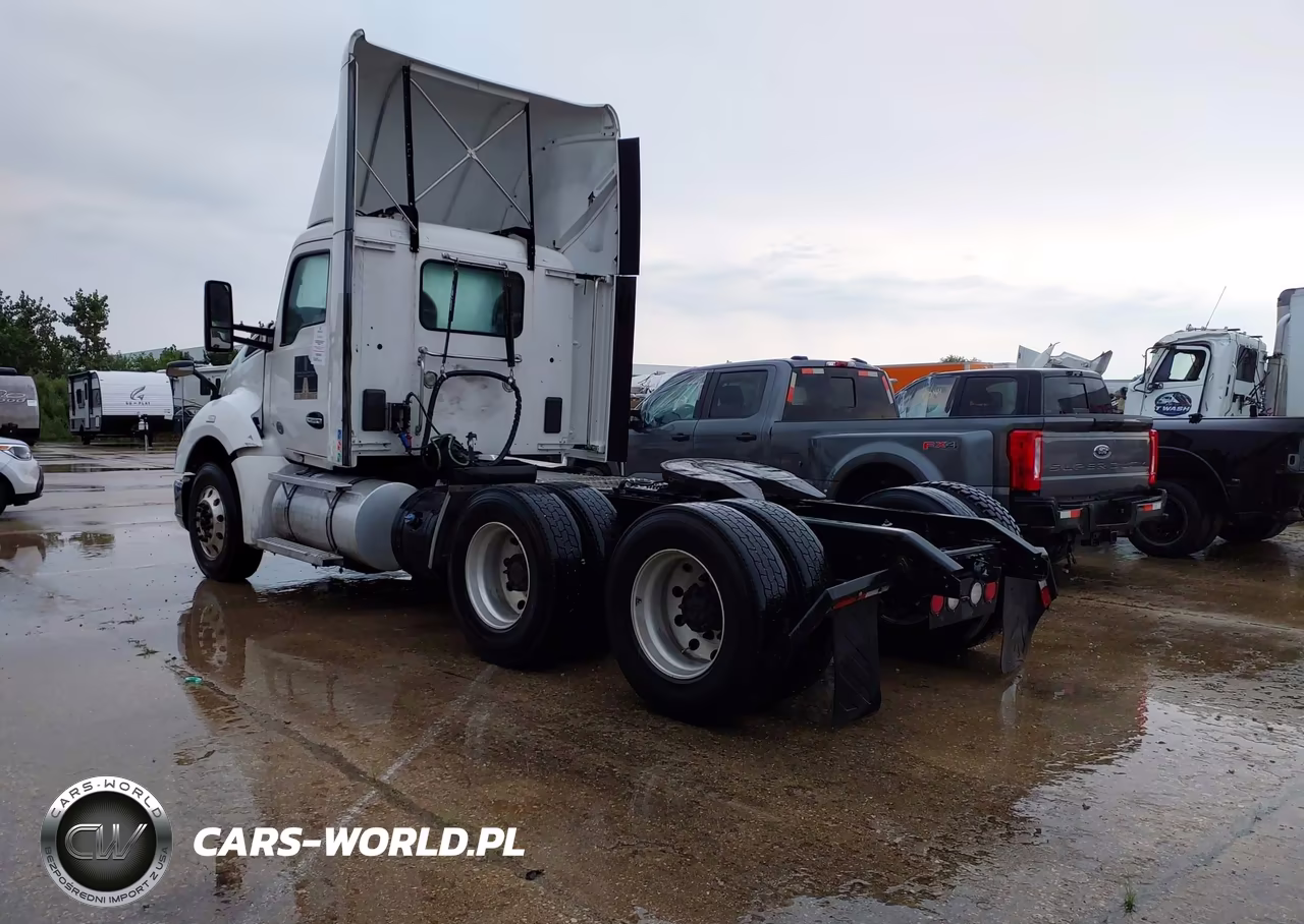 2016 Kenworth Construction T680 VIN:1XKYD49X8GJ119616 - 4
