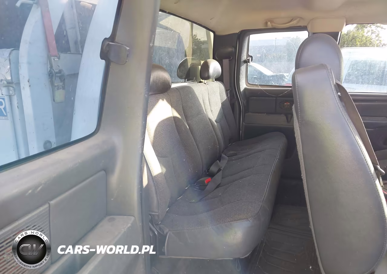 2005 GMC Sierra 2500Hd Work Truck VIN:1GDHC29U15E299967 - 8