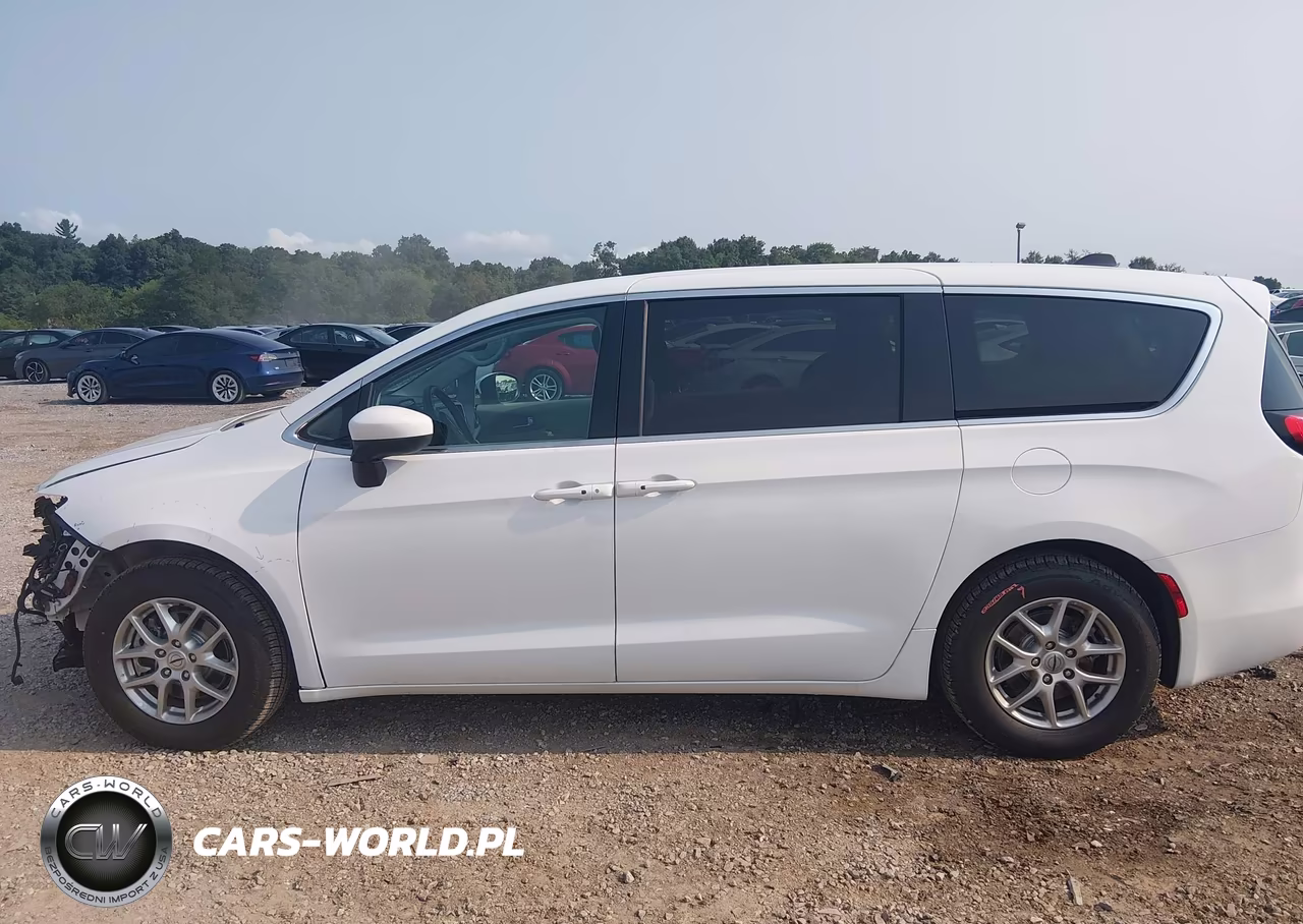2023 Chrysler Voyager Lx VIN:2C4RC1CG9PR606930 - 14