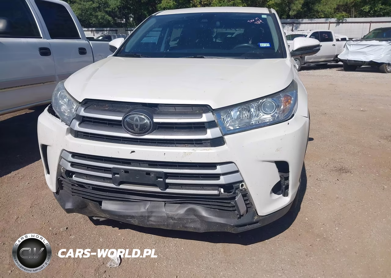 2018 Toyota Highlander Le Plus VIN:5TDZZRFH2JS265421 - 13
