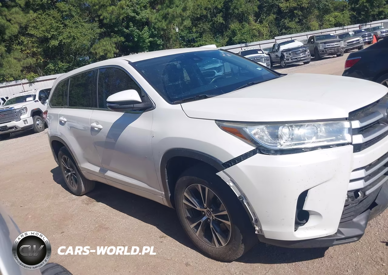 2018 Toyota Highlander Le Plus VIN:5TDZZRFH2JS265421 - 14