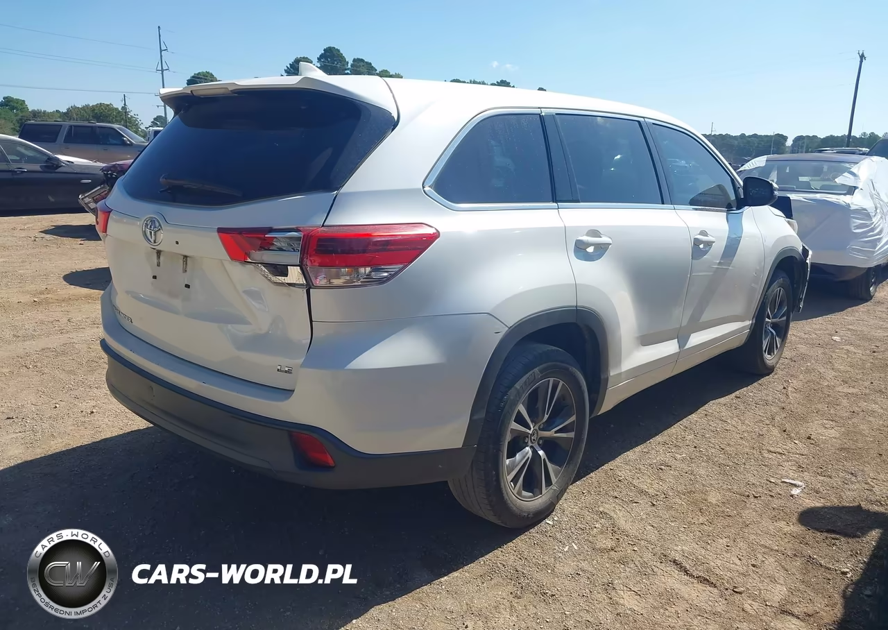 2018 Toyota Highlander Le Plus VIN:5TDZZRFH2JS265421 - 4