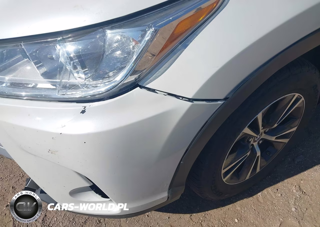 2018 Toyota Highlander Le Plus VIN:5TDZZRFH2JS265421 - 6