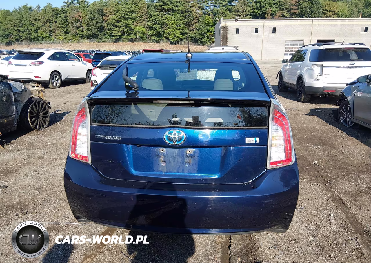 2014 Toyota Prius Three VIN:JTDKN3DU9E1736249 - 17