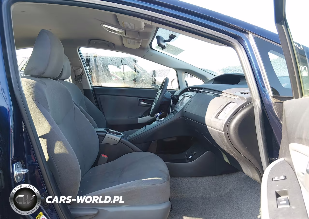 2014 Toyota Prius Three VIN:JTDKN3DU9E1736249 - 5