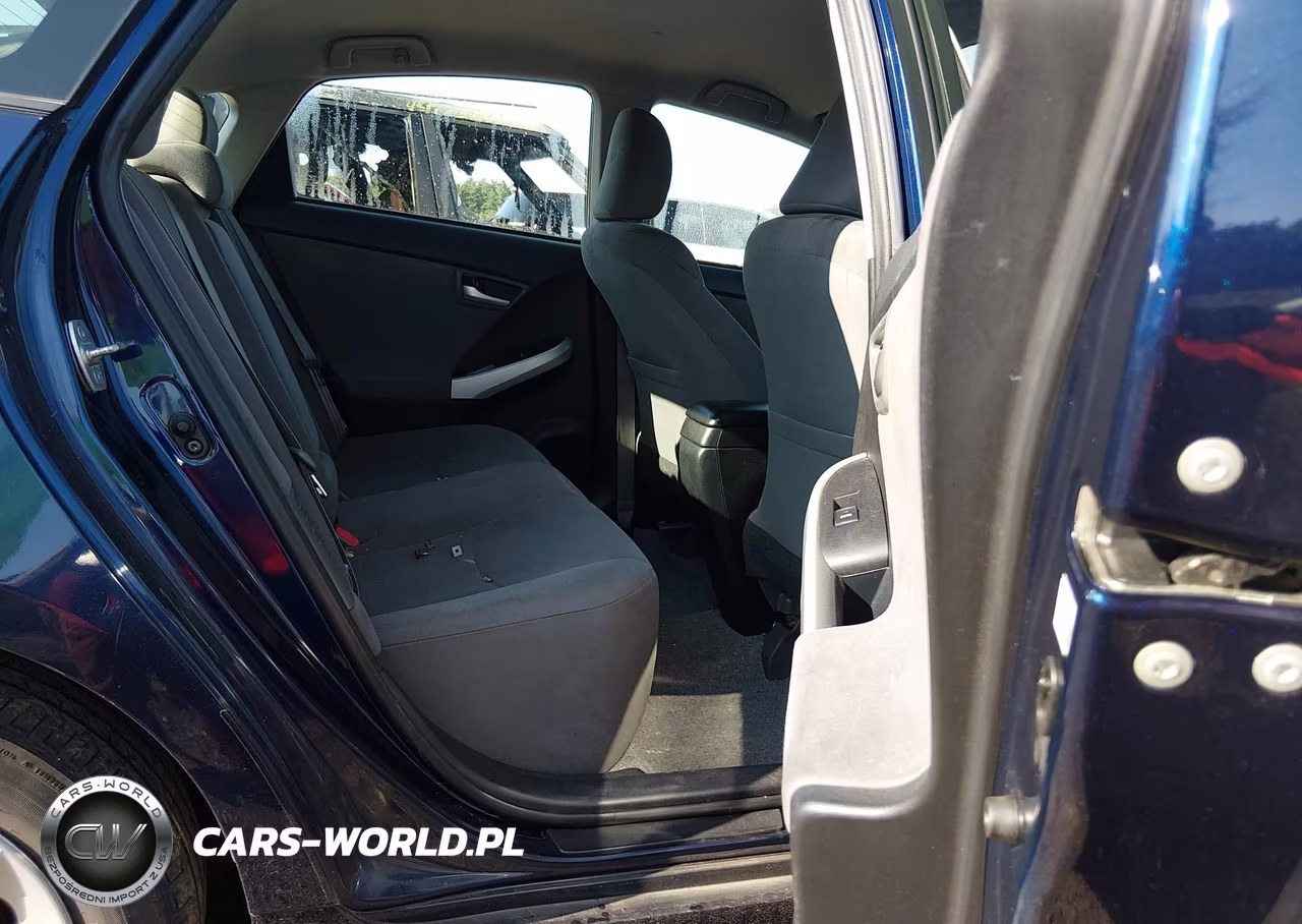 2014 Toyota Prius Three VIN:JTDKN3DU9E1736249 - 8