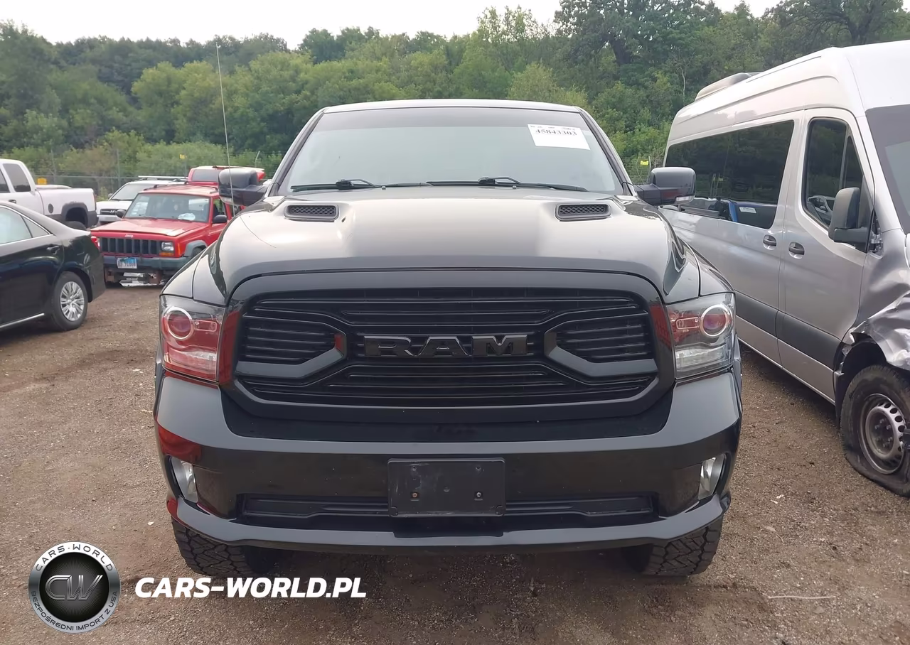 2018 Ram 1500 Sport VIN:1C6RR7MT8JS250528 - 12