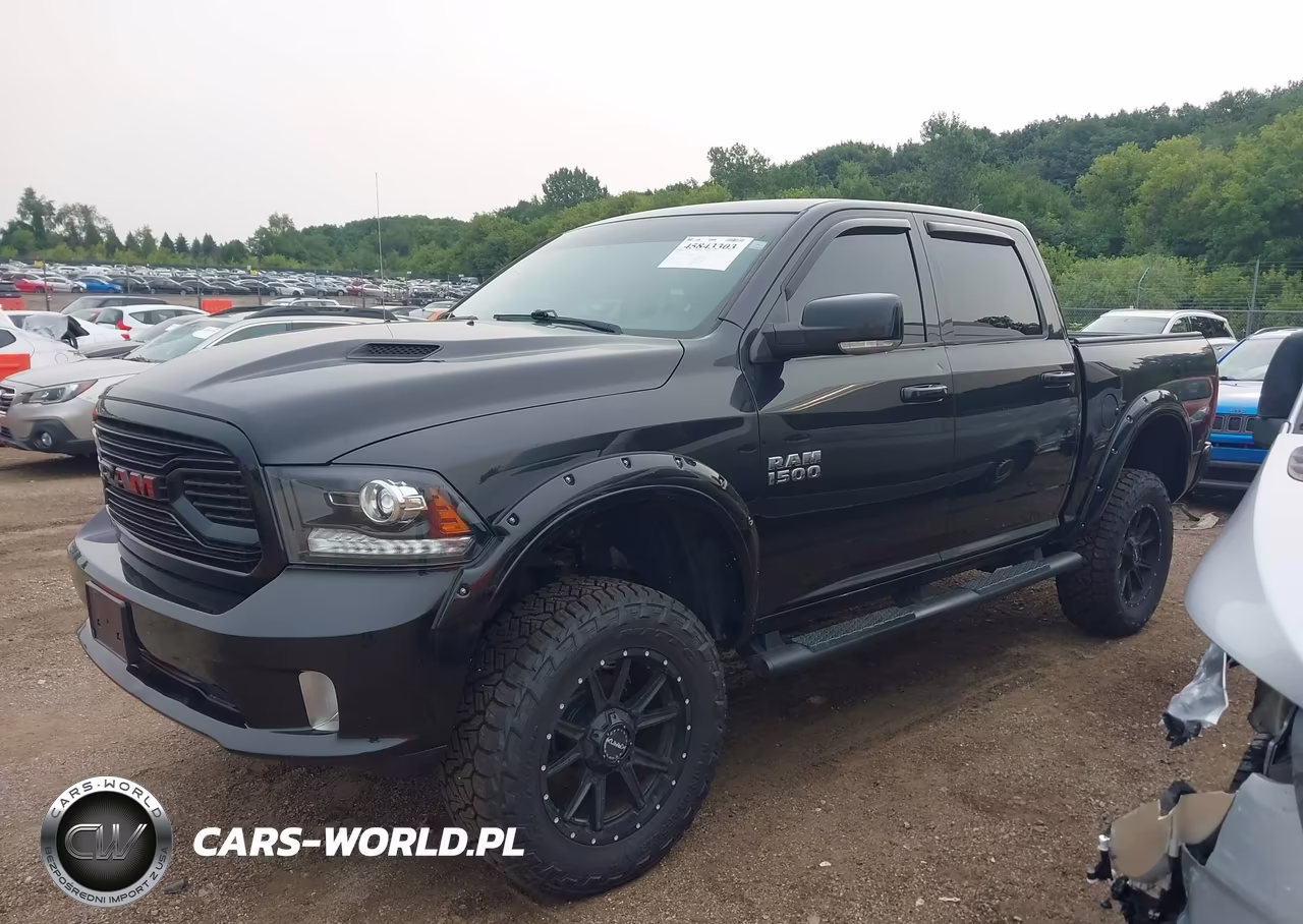 2018 Ram 1500 Sport VIN:1C6RR7MT8JS250528 - 14