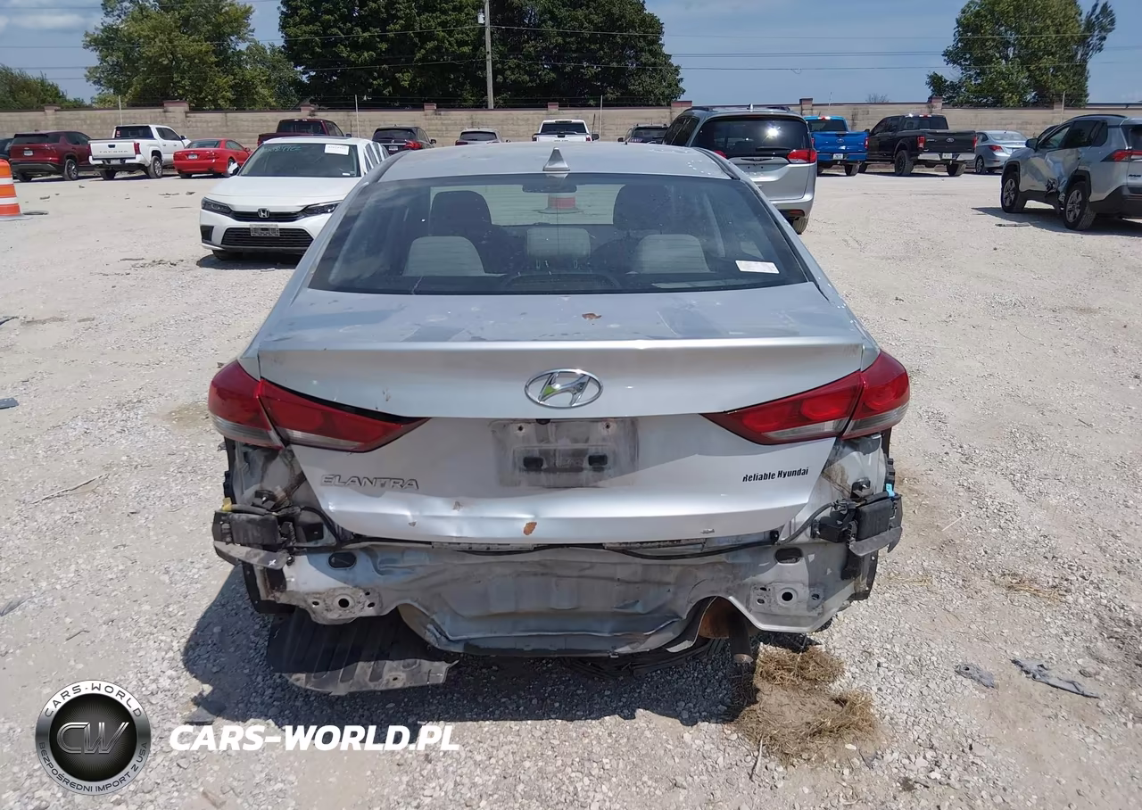 2018 Hyundai Elantra Sel VIN:5NPD84LF2JH400566 - 17