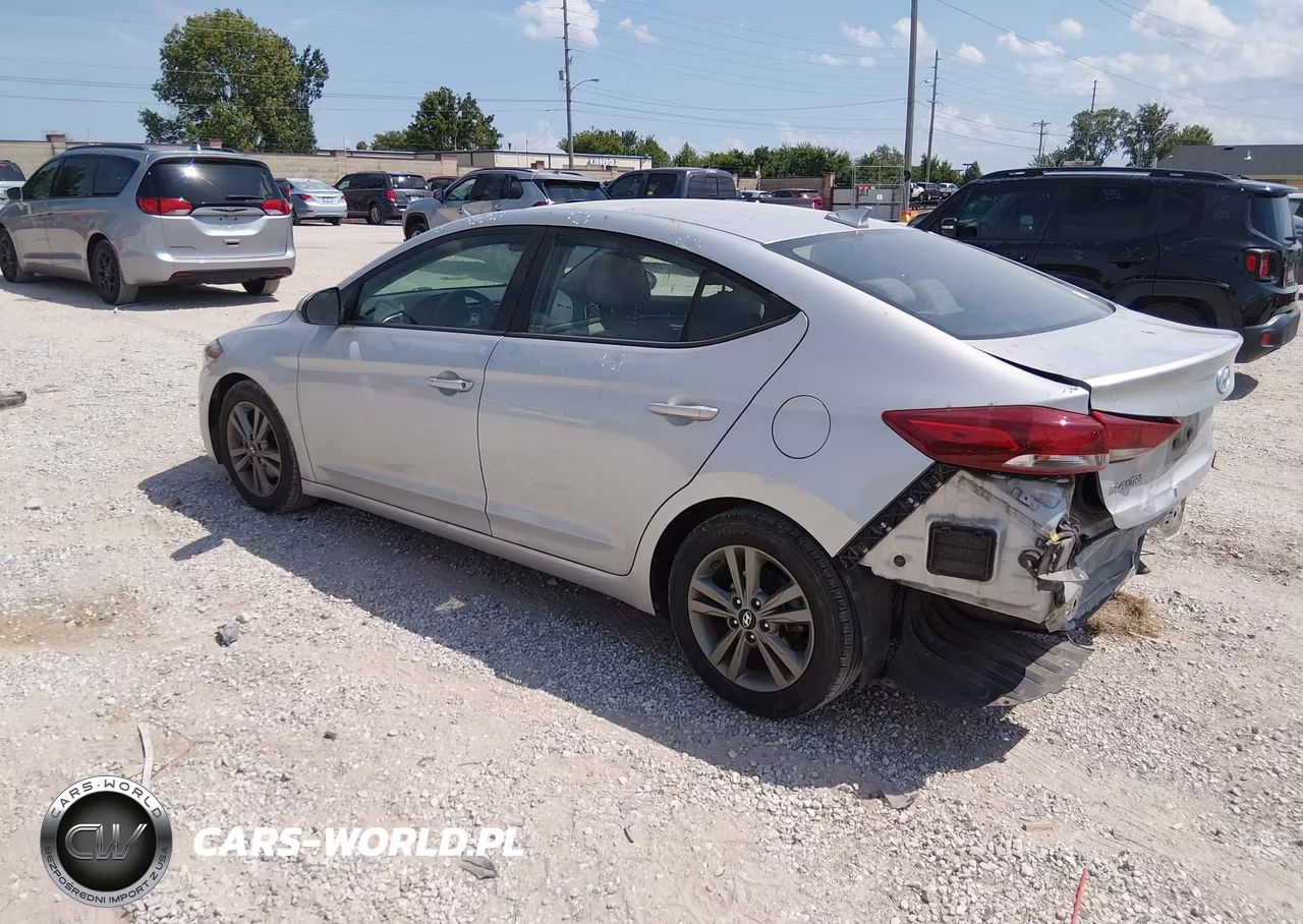 2018 Hyundai Elantra Sel VIN:5NPD84LF2JH400566 - 3
