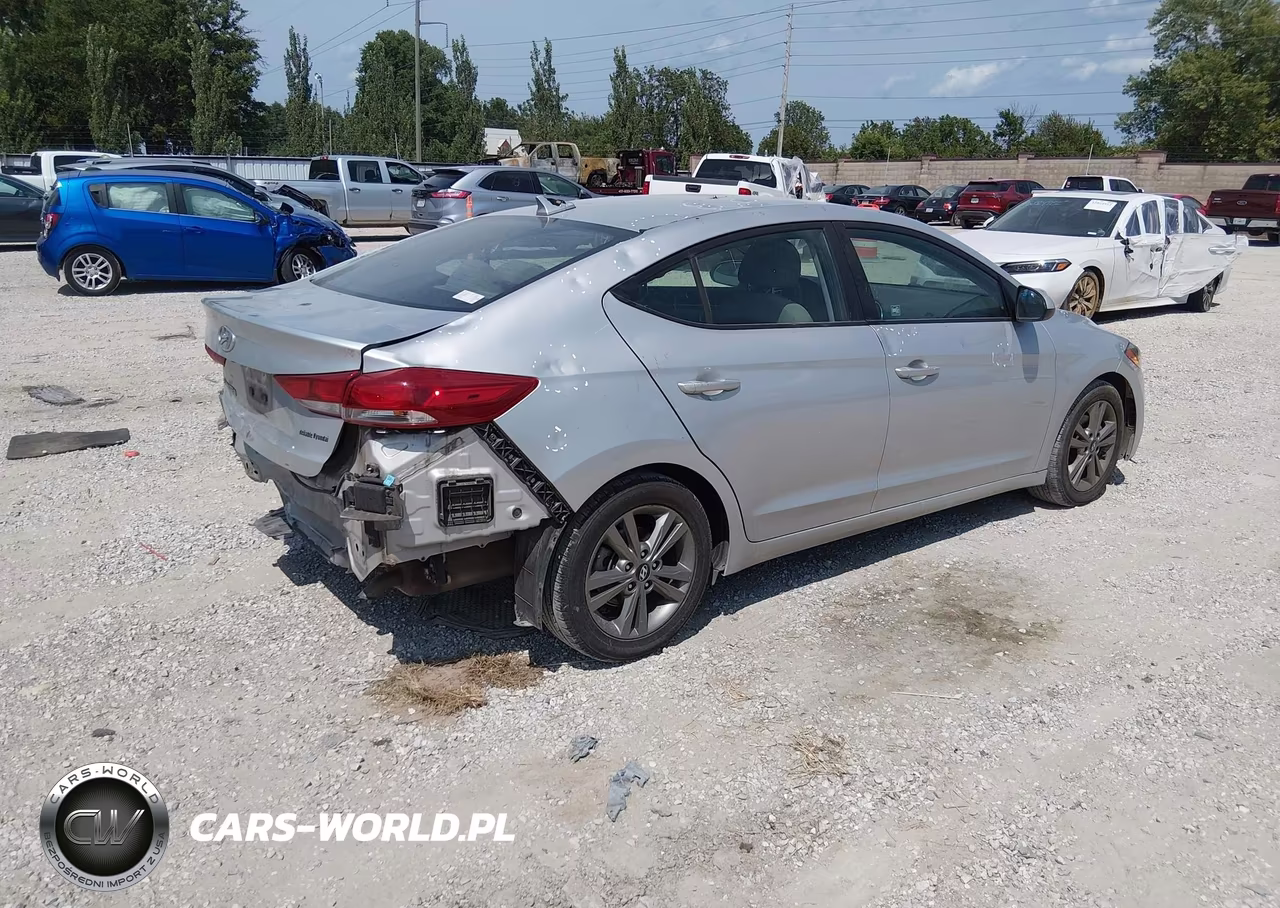 2018 Hyundai Elantra Sel VIN:5NPD84LF2JH400566 - 4