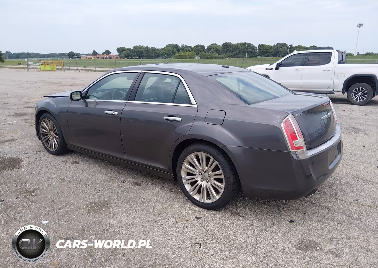 2013 Chrysler 300C VIN:2C3CCAEG4DH740012 - 3