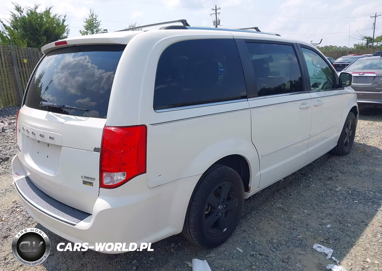 2011 Dodge Grand Caravan Crew VIN:2D4RN5DG5BR618908 - 4