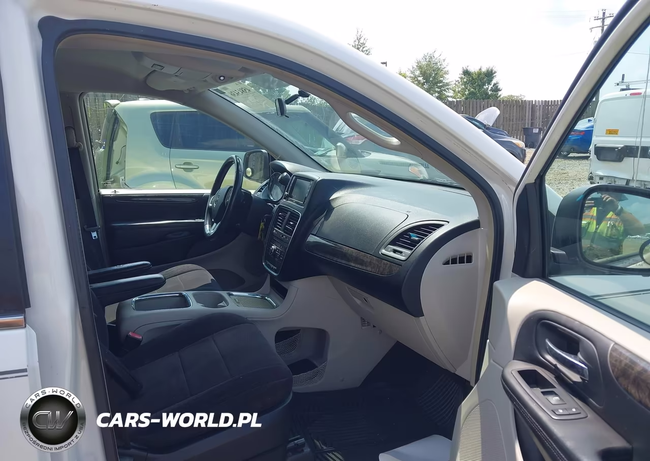 2011 Dodge Grand Caravan Crew VIN:2D4RN5DG5BR618908 - 5