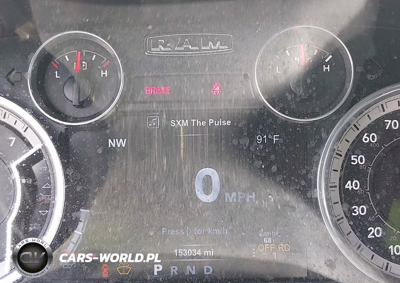 2015 Ram 1500 Laramie VIN:1C6RR7NG5FS500090 - 15