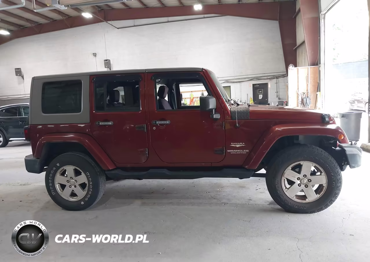 2007 Jeep Wrangler Unlimited Sahara VIN:1J4GA59177L113273 - 13