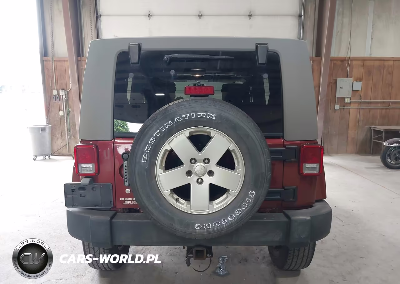 2007 Jeep Wrangler Unlimited Sahara VIN:1J4GA59177L113273 - 16