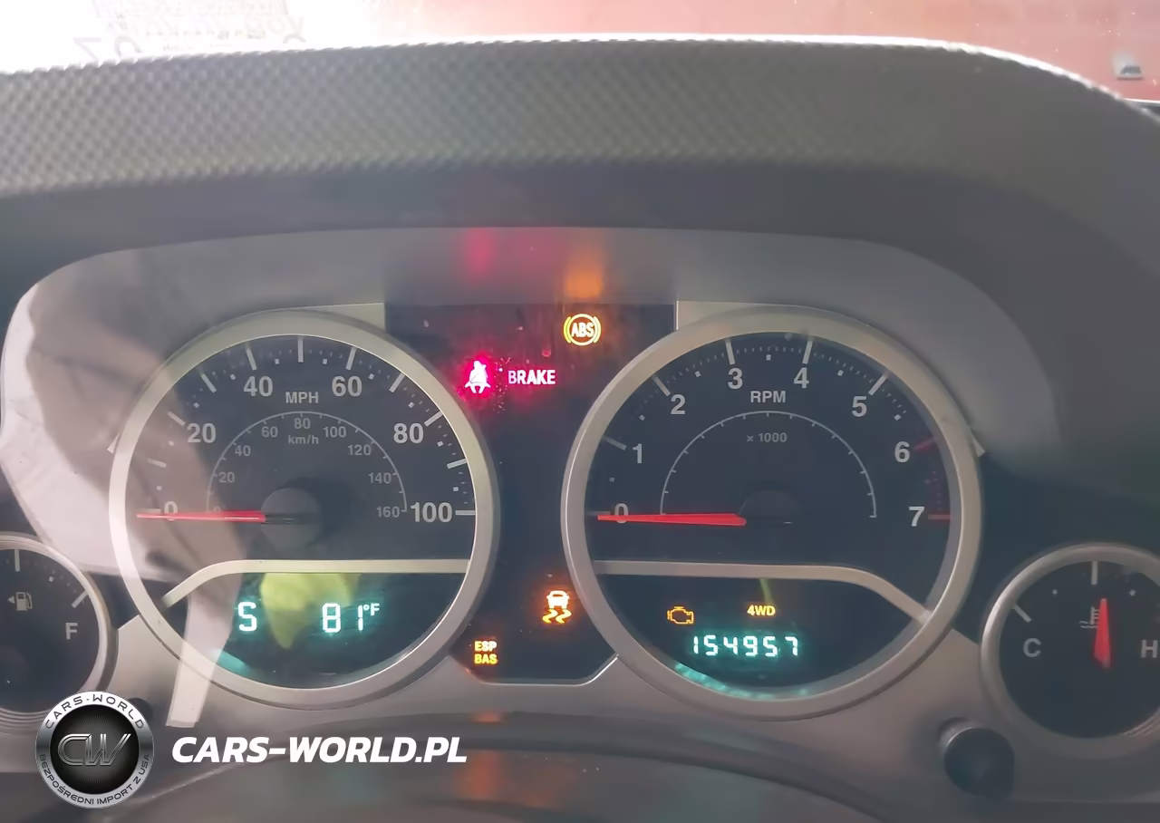 2007 Jeep Wrangler Unlimited Sahara VIN:1J4GA59177L113273 - 7