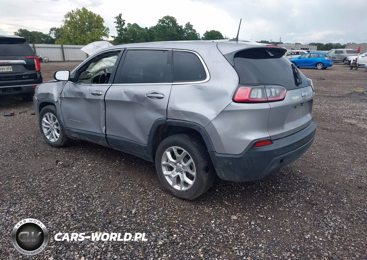 2019 Jeep Cherokee Latitude Plus Fwd VIN:1C4PJLLX9KD312612 - 3