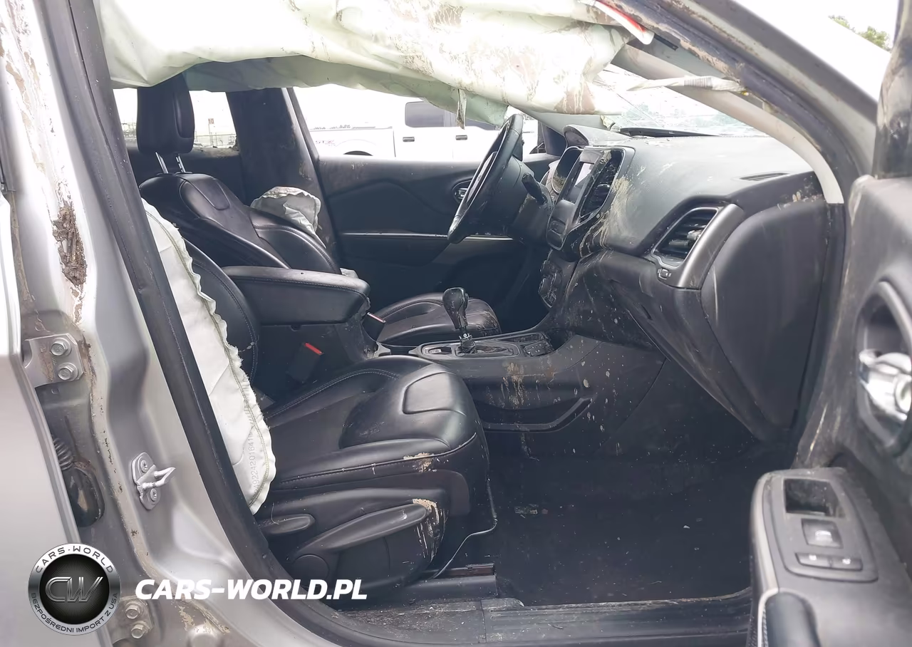2019 Jeep Cherokee Latitude Plus Fwd VIN:1C4PJLLX9KD312612 - 5