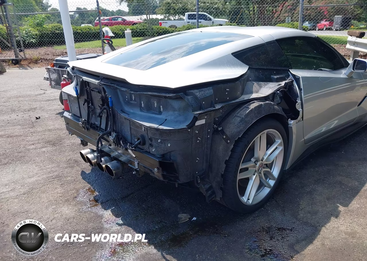 2016 Chevrolet Corvette Stingray VIN:1G1YB2D72G5113356 - 18