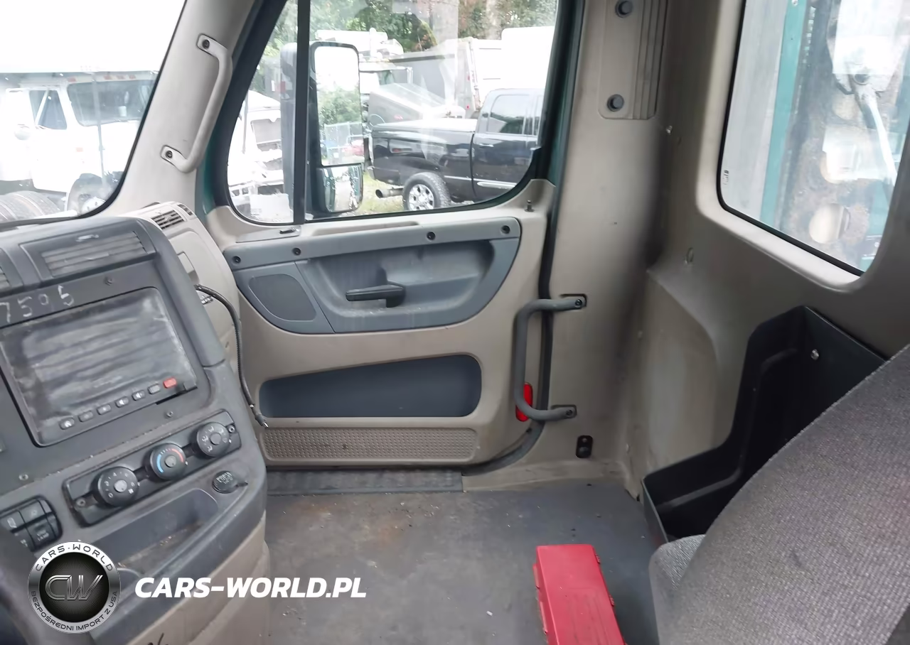 2018 Freightliner Cascadia 113 VIN:3AKBGADV0JSJL4424 - 6
