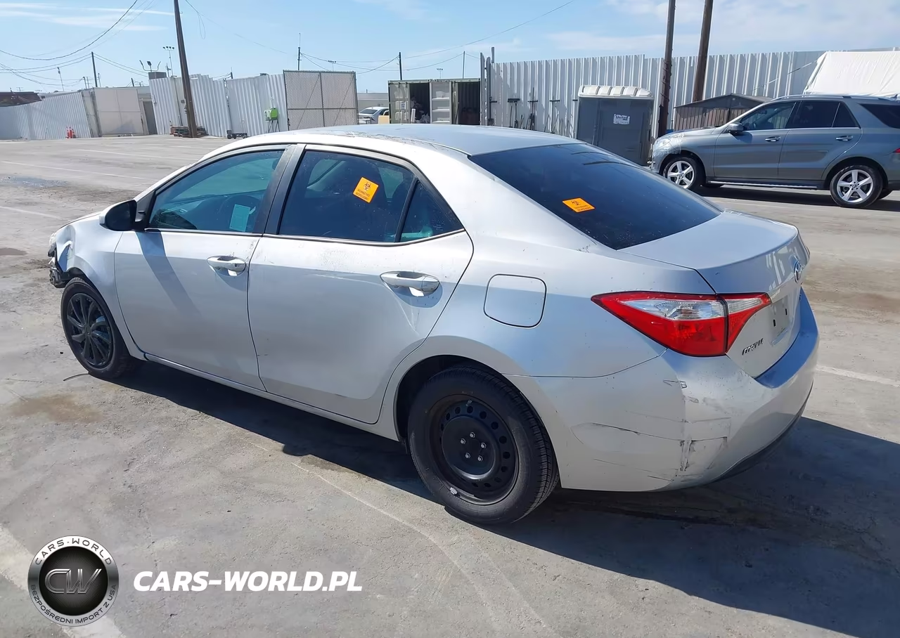 2015 Toyota Corolla Le VIN:5YFBURHE5FP305431 - 3