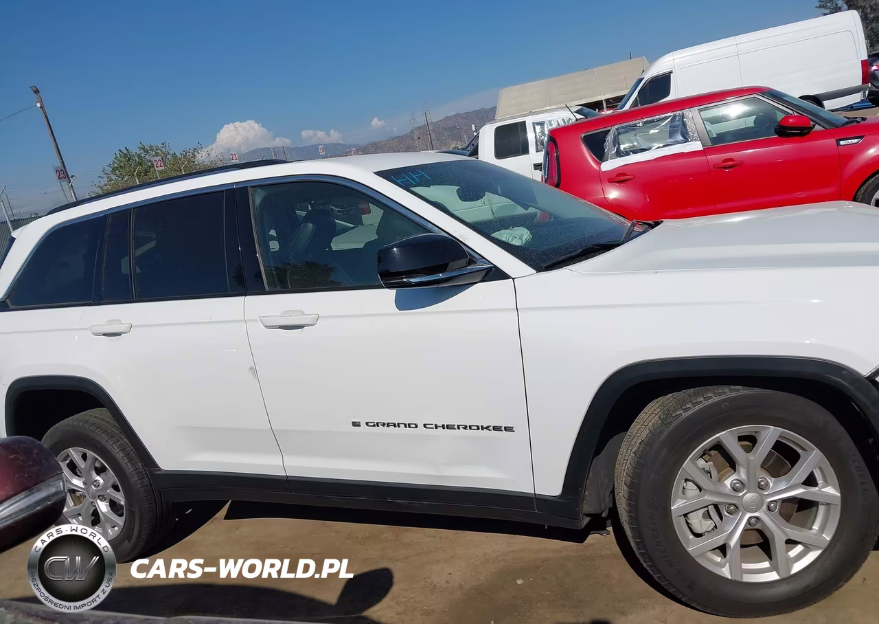 2023 Jeep Grand Cherokee Limited 4X2 VIN:1C4RJGBG7PC566947 - 12