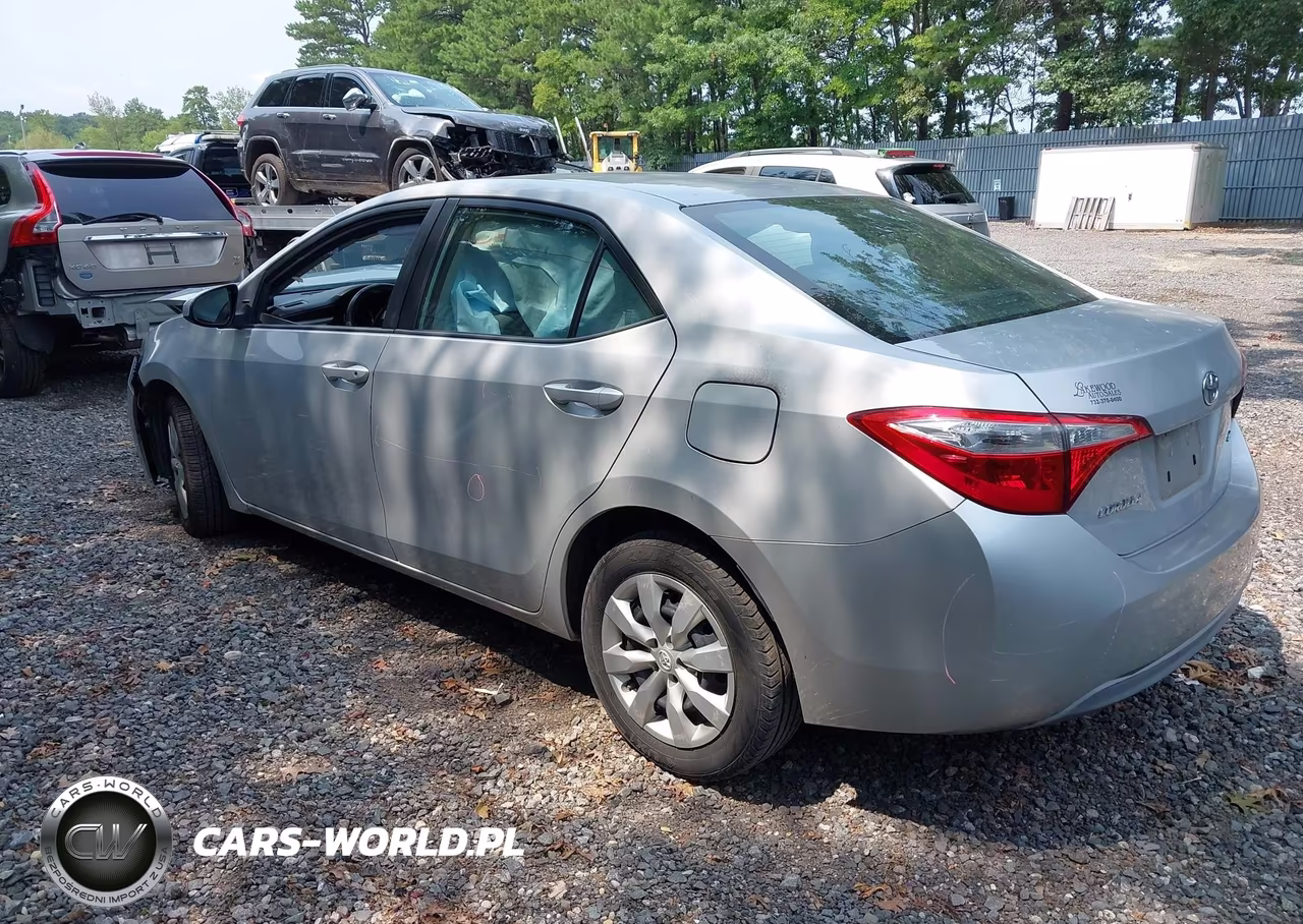 2016 Toyota Corolla Le VIN:2T1BURHE5GC572702 - 3