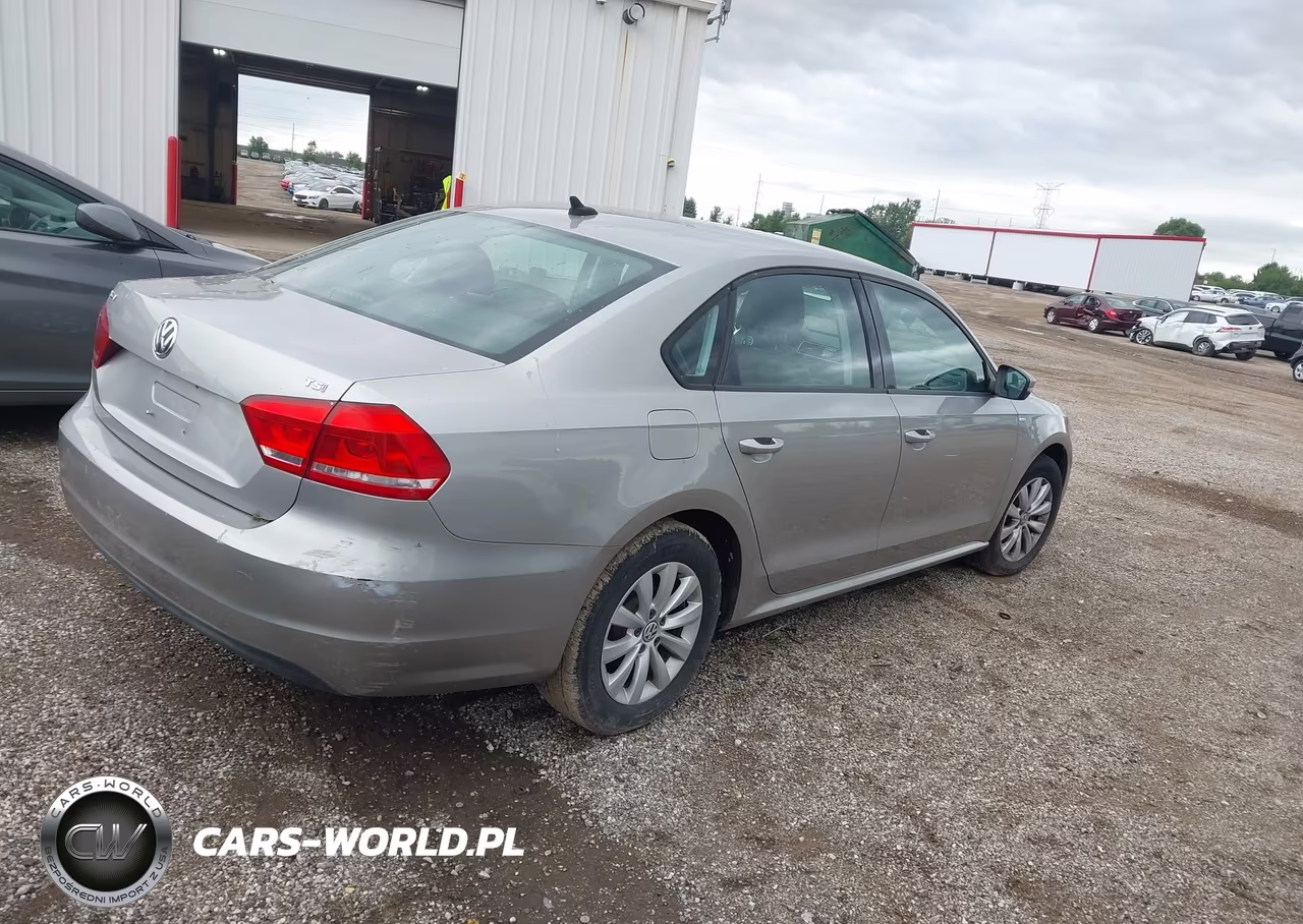 2014 Volkswagen Passat 1.8T Wolfsburg Edition VIN:1VWAS7A33EC066870 - 4