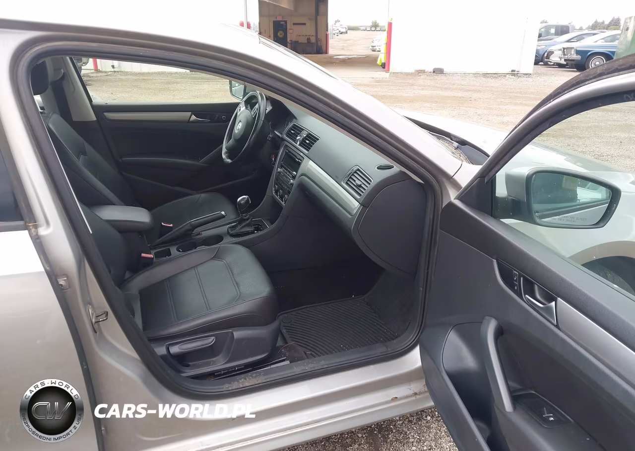 2014 Volkswagen Passat 1.8T Wolfsburg Edition VIN:1VWAS7A33EC066870 - 5