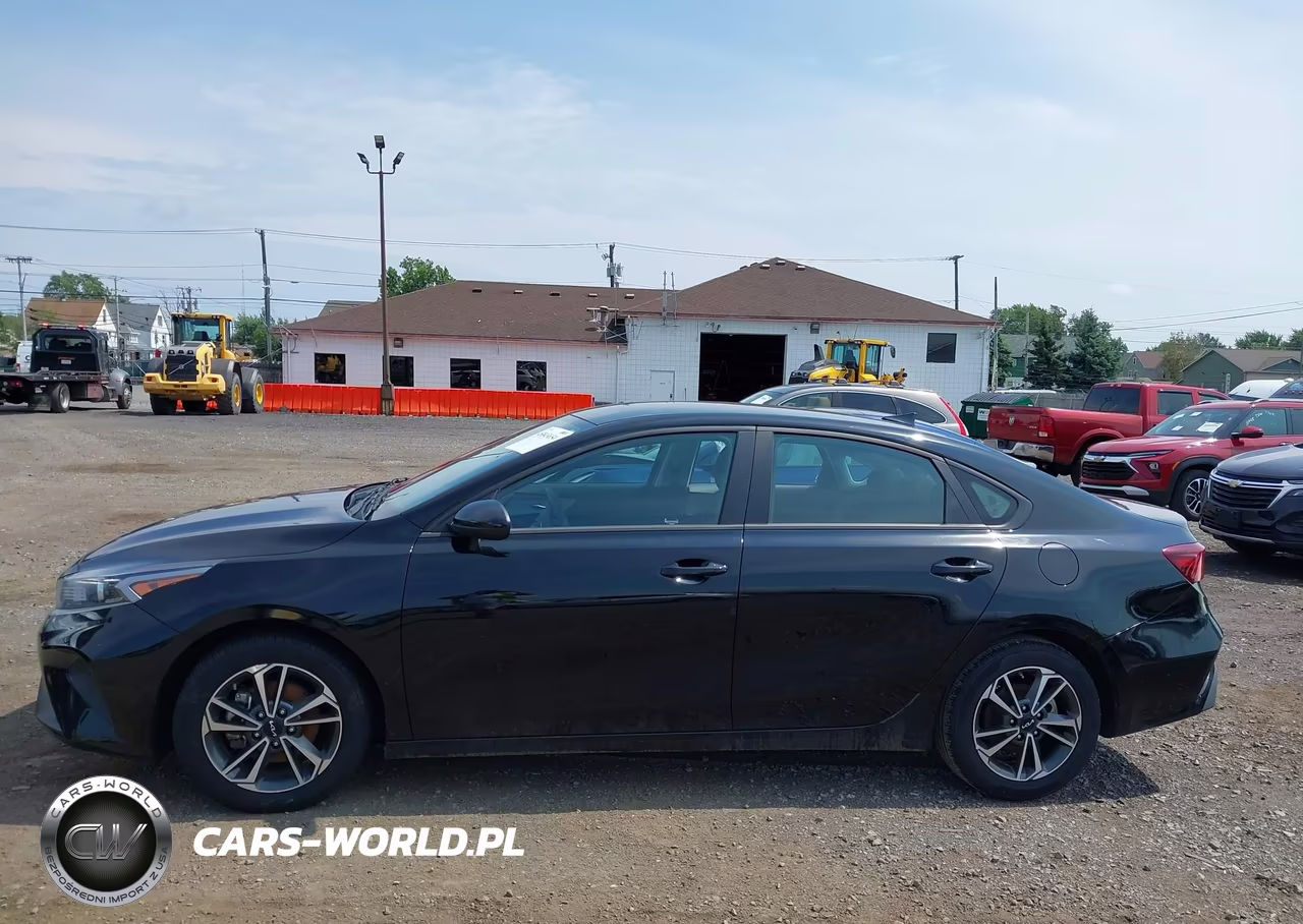 2024 Kia Forte Lxs VIN:3KPF24AD6RE752481 - 15