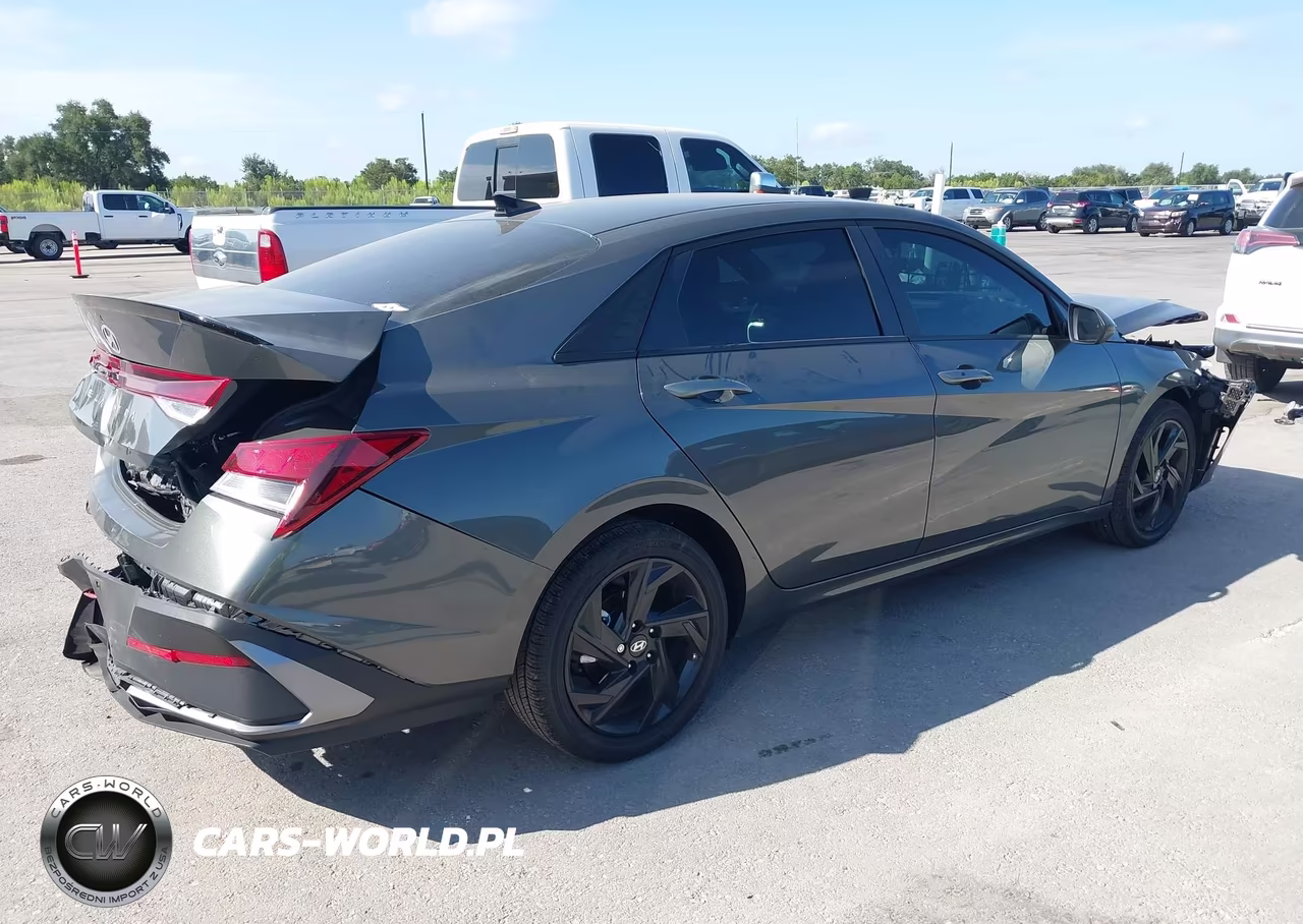 2026 Hyundai Elantra Sel Sport VIN:KMHLM4DG0TU205424 - 4