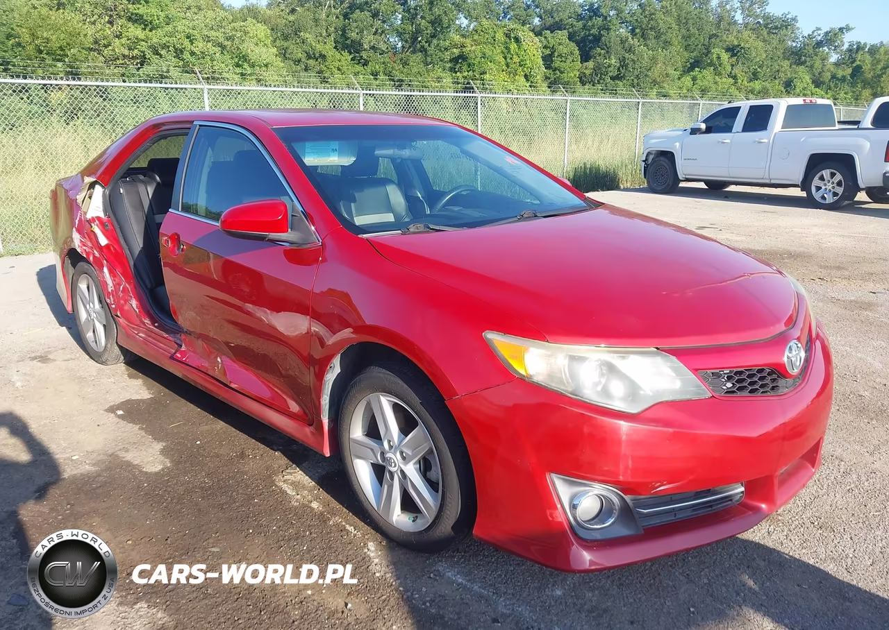 2012 Toyota Camry Se – zdjęcie 1 z 17