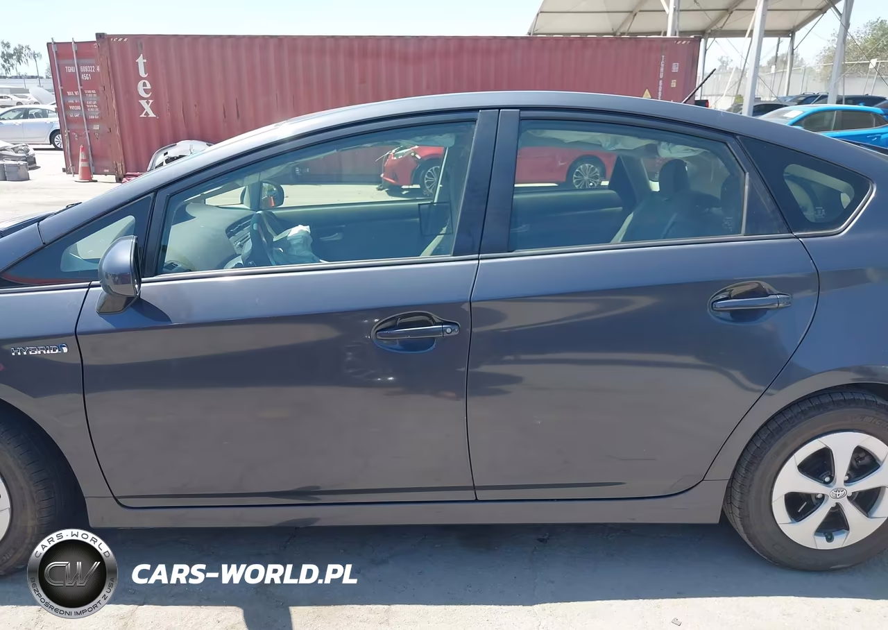 2015 Toyota Prius Two VIN:JTDKN3DU5F2000758 - 13