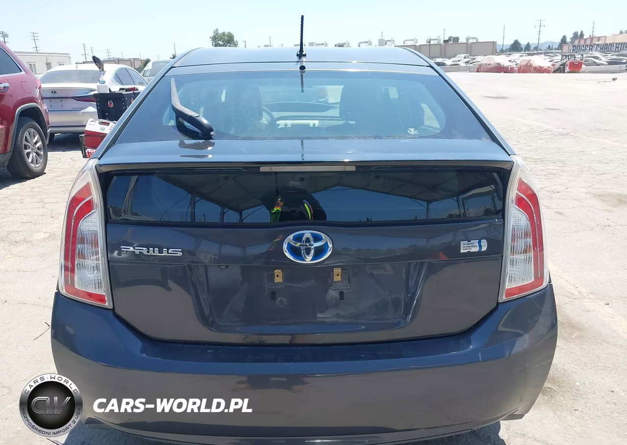 2015 Toyota Prius Two VIN:JTDKN3DU5F2000758 - 15