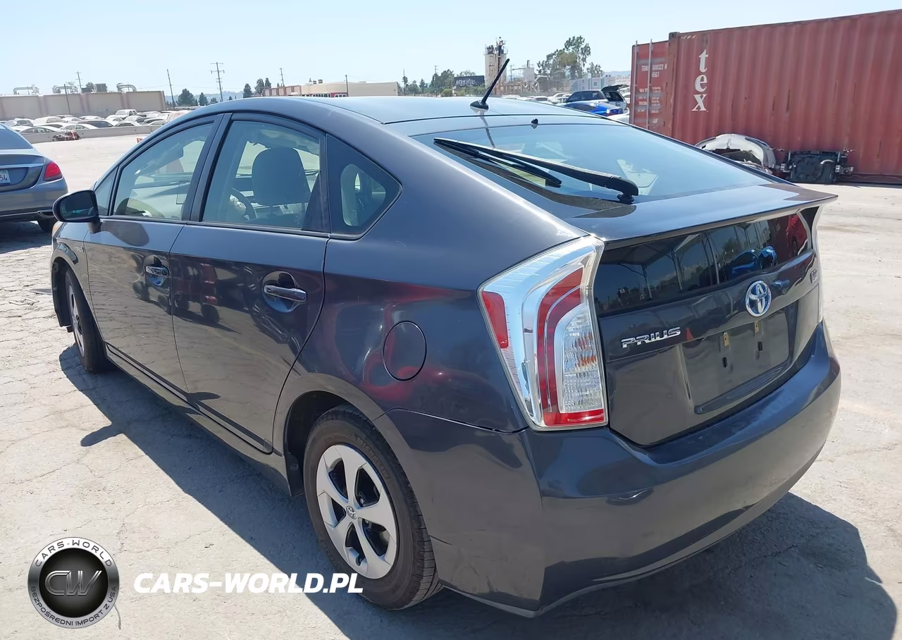 2015 Toyota Prius Two VIN:JTDKN3DU5F2000758 - 3