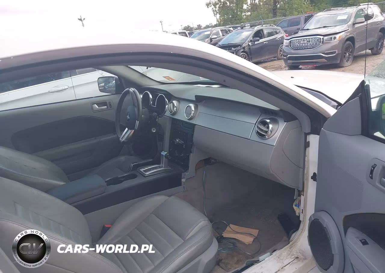 2005 Ford Mustang VIN:1ZVFT82H355124015 - 5