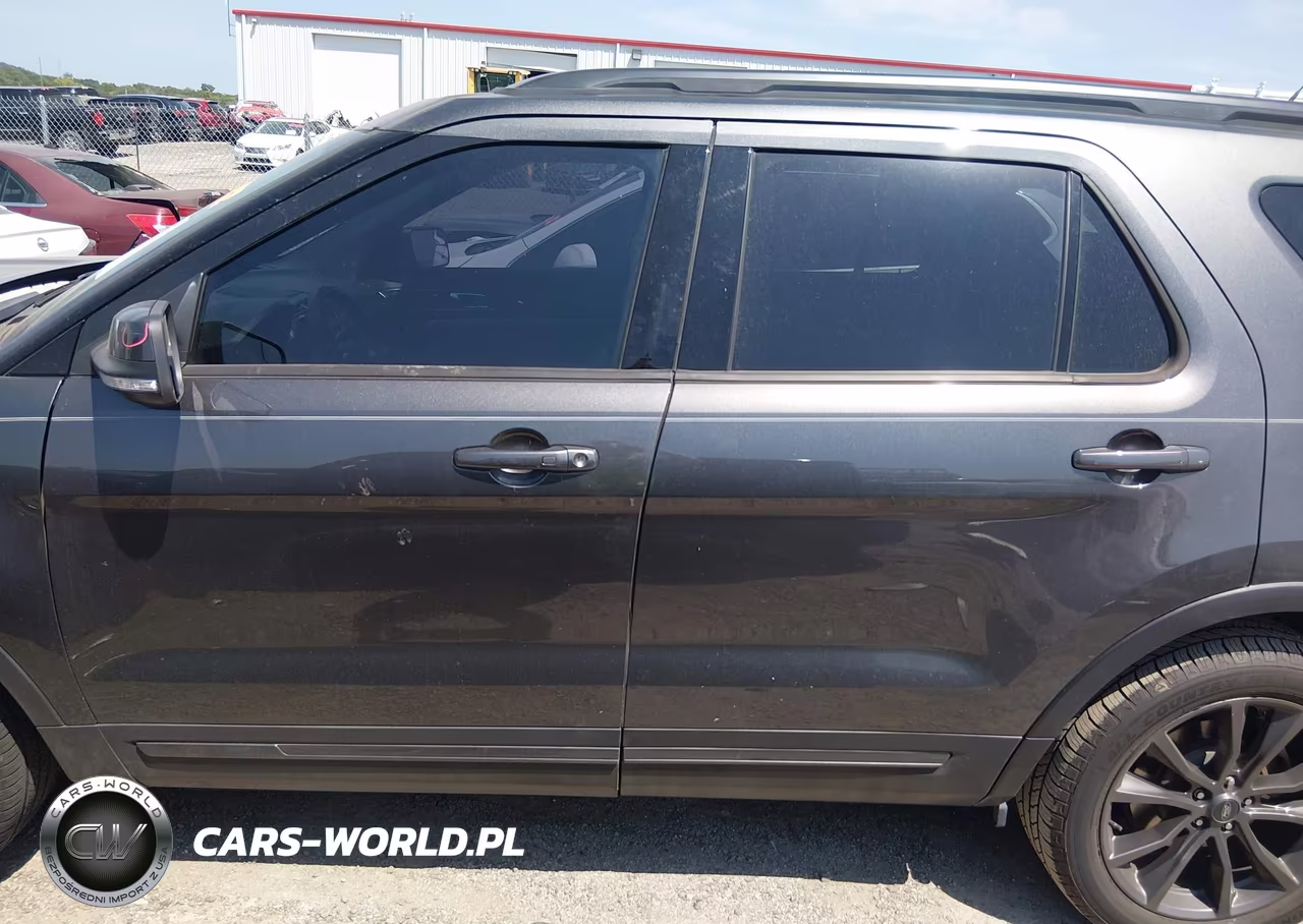 2018 Ford Explorer Xlt VIN:1FM5K7D88JGA35446 - 15