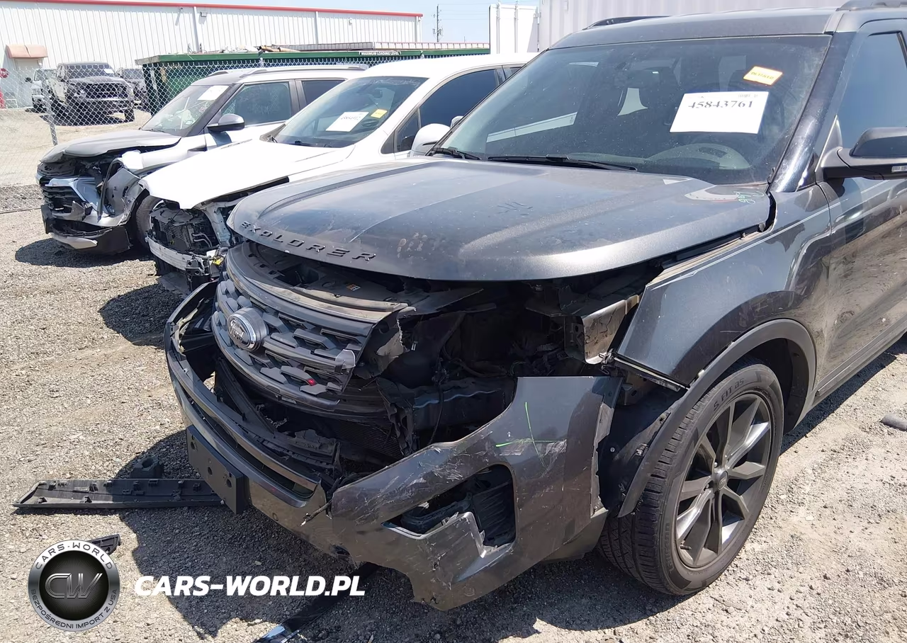 2018 Ford Explorer Xlt VIN:1FM5K7D88JGA35446 - 6