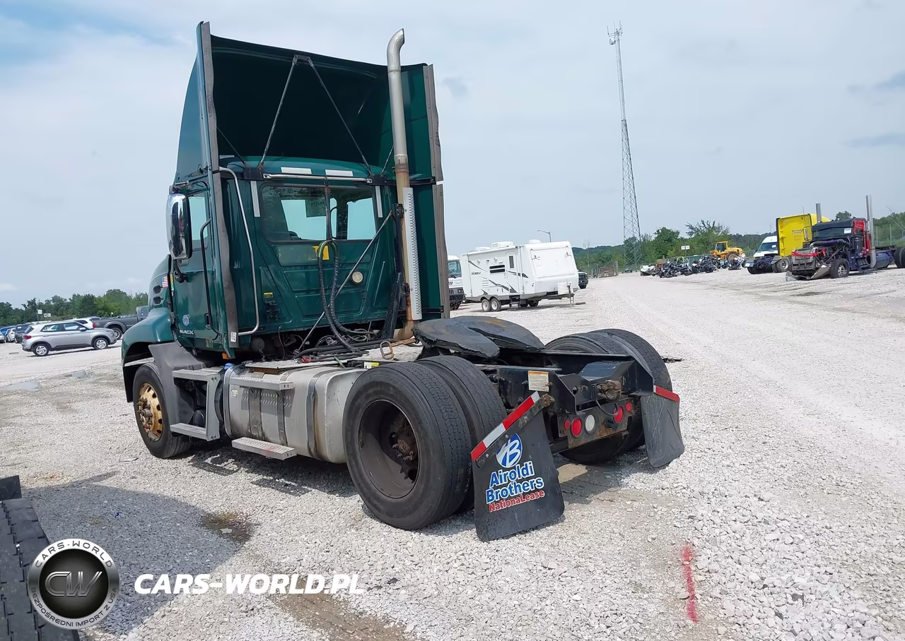 2017 Mack Pinnacle VIN:1M1AW01X7HM009474 - 3